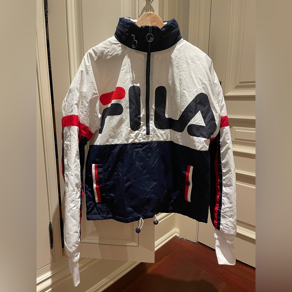 Fila Half Zip Down Anorak with zip away hood in the collar. Size: S.